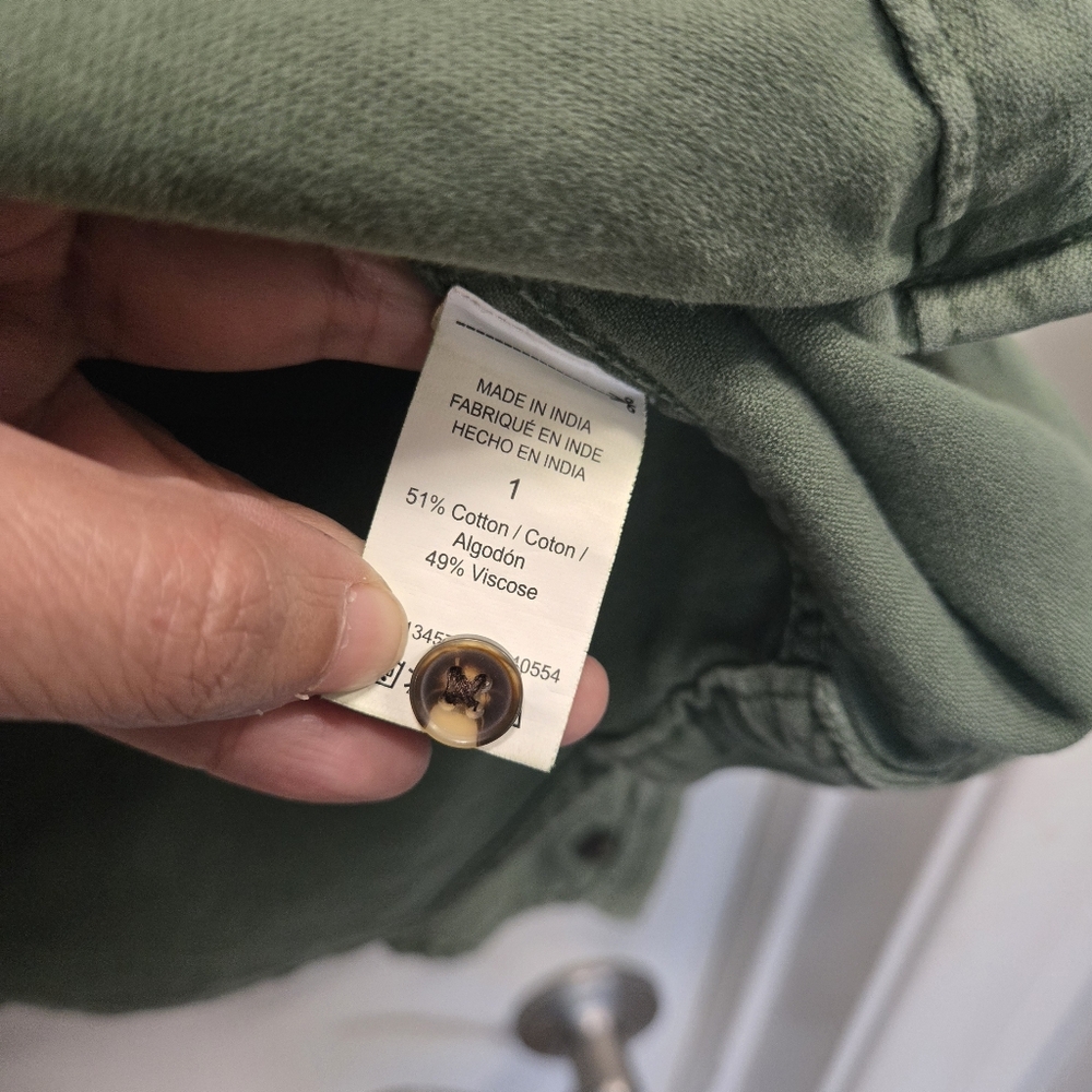 Sundry Olive Star-Patterned Button Down Shirt Siz… - image 4